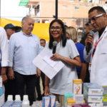 ベネズエラ「暫定大統領」ロドリゲス氏、マドゥロ夫妻の奪還を宣言　米は石油収入を非常措置で凍結へ