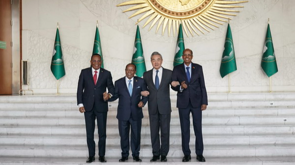 王毅外相、中国とアフリカ連合の戦略的信頼強化は「今こそ」—年初訪問で対話と交流年を始動