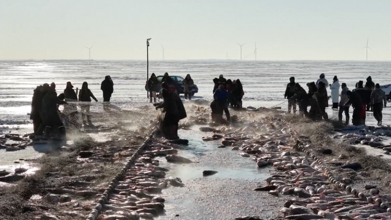 吉林省・査干湖（チャガン湖）氷上漁の祭典、1月8日開幕へ video poster