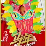 KJBAXZN3LGFM3J0VODC2 - NewsTomo – 日本語で読む、世界のニュースハブ カーニバルと春節が同時期に:2026年「午年」開幕、切り絵の馬マスクが話題 video poster