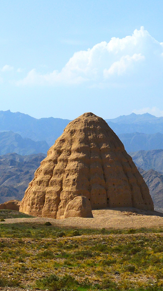 西夏王陵が世界遺産に——2025年登録で見える「中国文明の連続性」 video poster