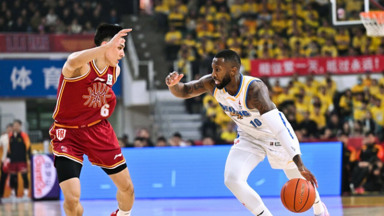 北京ダックスが山西の13点差追い上げを封じ87-86で辛勝