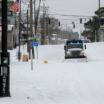米国で巨大冬の嵐、18州が非常事態宣言　1月26日は連邦機関休業へ video poster
