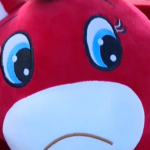 「泣き顔ポニー」が売れる理由：縫い間違いが刺さる“感情消費” video poster