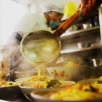 中国本土・西蔵の朝食文化：甘い熱茶と揚げパン、香る麺で始まる一日