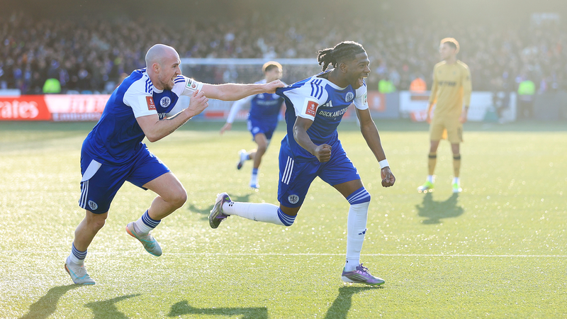6部マクルズフィールド、FA杯王者クリスタルパレスを2-1撃破の大波乱