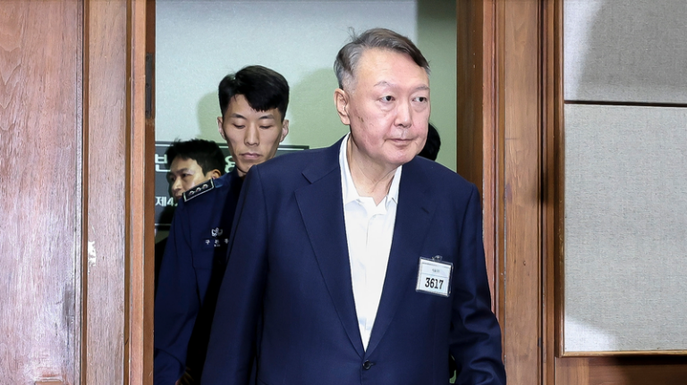 韓国裁判所、尹錫悦・前大統領に追加の逮捕状　拘束を6か月延長