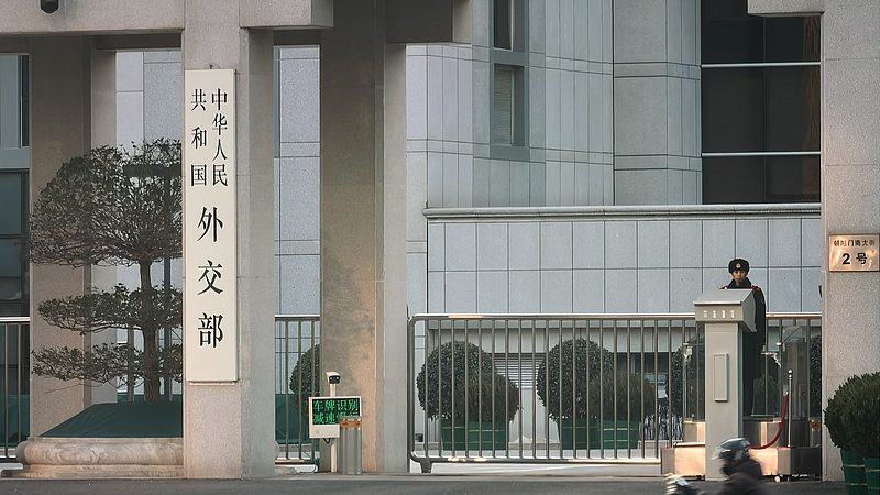 中国外務省、イラン情勢を注視　在留中国人の安全確保へ「必要措置」