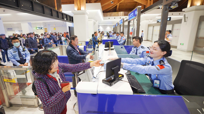 海南自由貿易港、外国人旅行者が前年比60%増──島全域の特別税関運用が始動 video poster