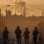 チリ中南部で山火事、死者18人に　非常事態宣言で大規模避難