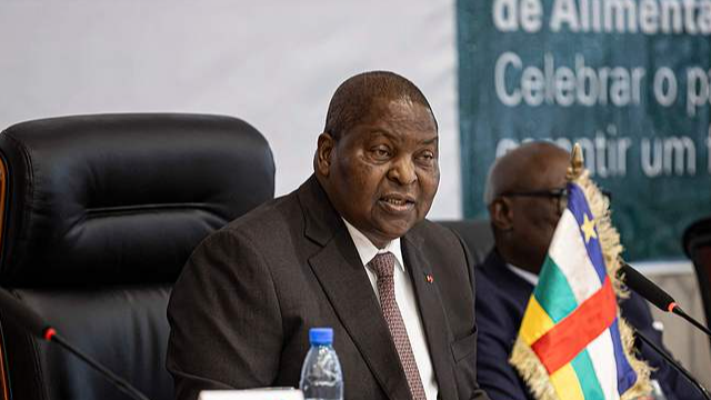 トゥアデラ氏、中央アフリカ大統領選で勝利　暫定結果76.15%