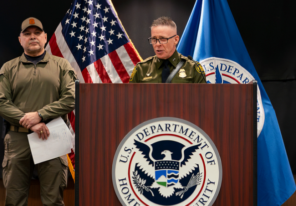 ミネソタ州知事らに米司法省が召喚状　移民取締り批判めぐり捜査