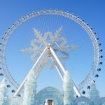 中国本土ハルビン「世界最大級」の氷雪テーマパーク、12月開園で大混雑 video poster