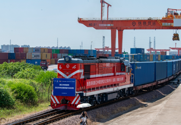 中国本土と中央アジアの貿易、2025年に初の1000億ドル超—外務省