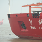 中国の砕氷船「雪龍」アムンゼン海で南極海洋調査を開始