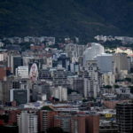 米国のベネズエラ軍事行動でも原油は動かず？トランプ氏の思惑と市場の現実