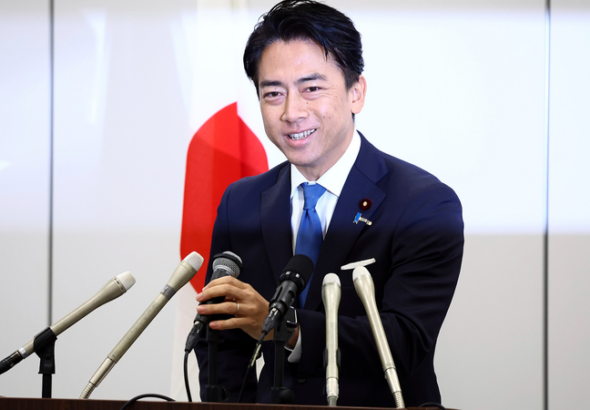 小泉防衛相のハワイ献花が波紋、『ルーズベルトへの覚書』とは