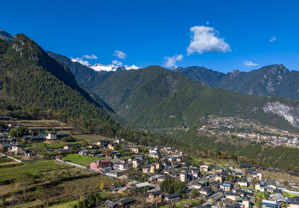 中国本土・雲南で山火事が2日近く継続　326人出動、けが人なし