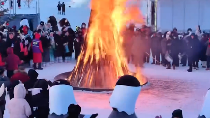 氷点下20度の河北省で開幕、康保のアイス＆スノーカーニバルが話題 video poster