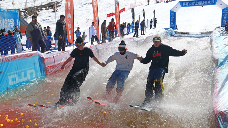 新疆の「氷雪経済」が加速へ：雪資源を“成長エンジン”に変える現場