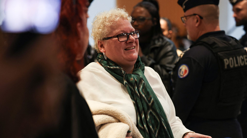 仏パリ裁判所、ブリジット・マクロン氏へのネット中傷で10人に有罪判決