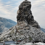 霧氷と雪で白銀の世界遺産・梵浄山——貴州で1月6日の冬景色 video poster