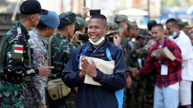 中国外務省、カンボジア・タイ停戦の進展を歓迎　拘束兵18人が帰還