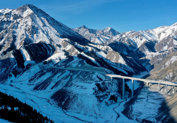 新疆のウルムチ～ユリ高速が開通、天山22kmトンネルで南北が20分に