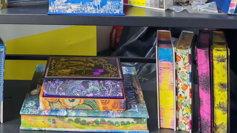 2026北京ブックフェア開幕　先端印刷で「本の小口」を無料装飾