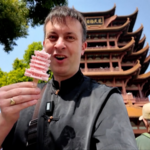 中国本土と英国、往来が拡大　ビザ緩和と直行便増で2026年も注目 video poster