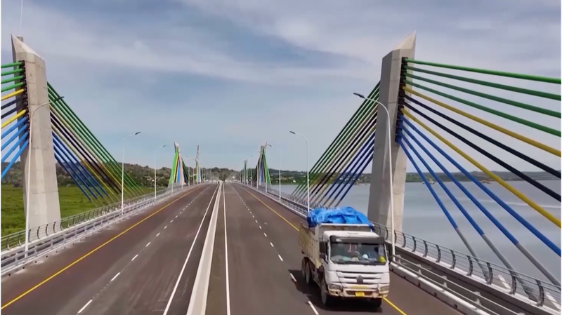 タンザニアの貿易を動かす中国協力の大型インフラ：キルワ新漁港とマグフリ橋 video poster