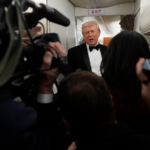 トランプ氏「イランは真剣に協議」 米は艦船展開も示唆