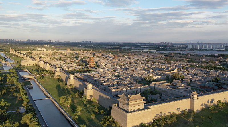 山西・太原古県城、夕陽に浮かぶ600年の記憶――「鳳凰城」復元の歩み video poster