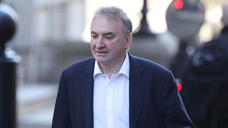 英政府トップ官僚が辞任、スターマー政権に「エプスタイン問題」の余波