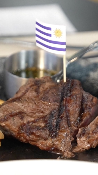 中国・ウルグアイ協力の中心は牛肉：2025年11月までに輸出8.6億ドル超 video poster