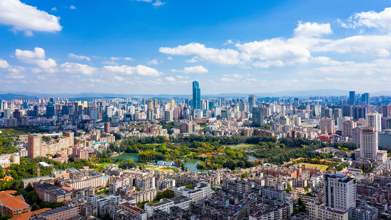 雲南省の越境医療が命をつなぐ：手術ロボと“医療グリーン通道”の現場
