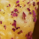 中国本土・新疆の甘い揚げ菓子「サンザ」：人気の“ワイドリーフ”を味わう video poster