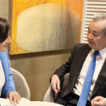 王毅外相が加・アナンド外相と会談　中国・カナダ関係の安定発展を呼びかけ