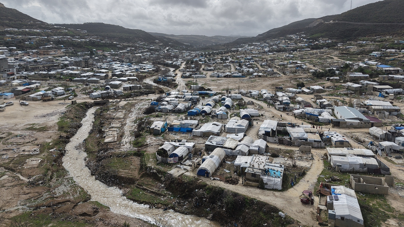 シリア西部で豪雨の鉄砲水、避難民キャンプ14カ所も被害　緊急チームが対応