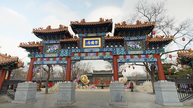 紅楼夢の世界へ：正定県「栄国府」、若者と海外客を魅了 video poster