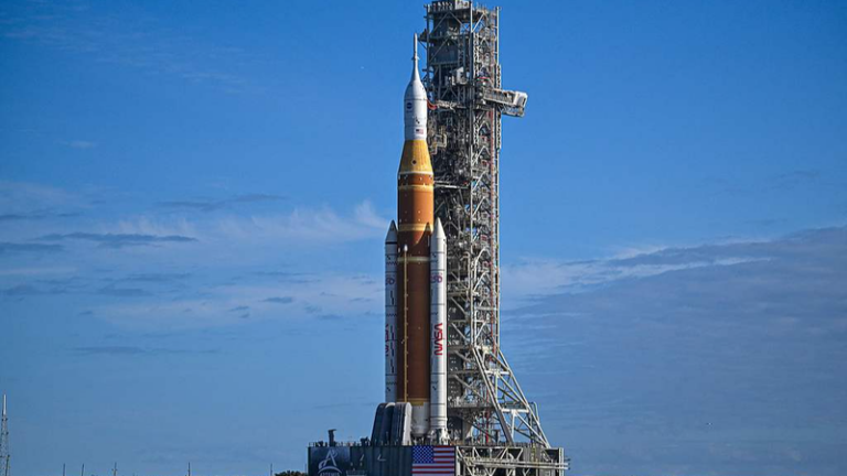 NASAの有人月周回「Artemis II」、燃料漏れで2月打ち上げ断念　最短3月へ