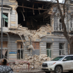 ウクライナ侵攻4年、死者・装備損失・避難…数字で見る両国の傷