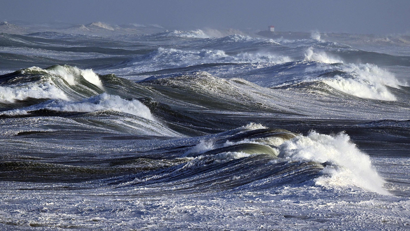 仏南部で嵐「ニルス」85万世帯が停電、最高レベル警戒も