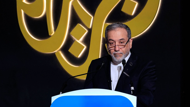 イラン外相「ミサイルは交渉対象外」 米国との核協議は再開の一歩