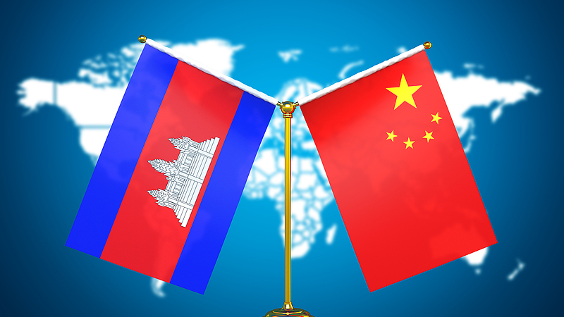 カンボジア国王と王太后が北京到着、王室外交の動きに注目