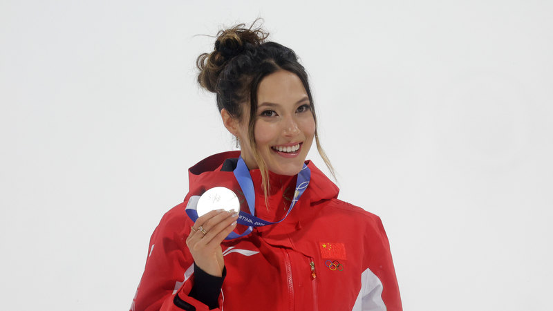 谷愛凌がビッグエア銀メダル　4年ぶり国際舞台で僅差の復帰劇【ミラノ・コルティナ冬季五輪】