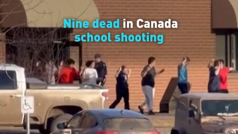 カナダ・ブリティッシュコロンビア州の学校で銃撃、9人死亡　地域は休校に video poster