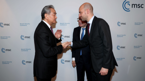 中国・ドイツ・フランス外相がミュンヘンで会談、安保会議の合間に