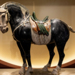 春節目前、中国国家博物館で馬テーマ展「Galloping Forward」開幕 video poster