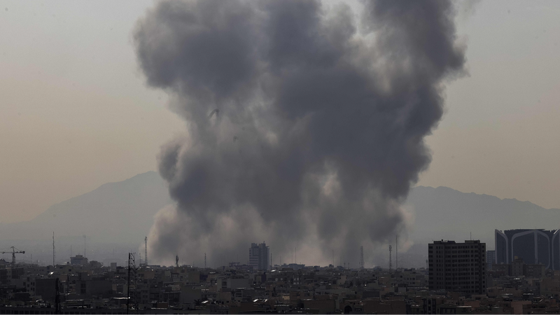 米・イスラエルがイランを共同攻撃、報復ミサイルで中東緊張が急上昇